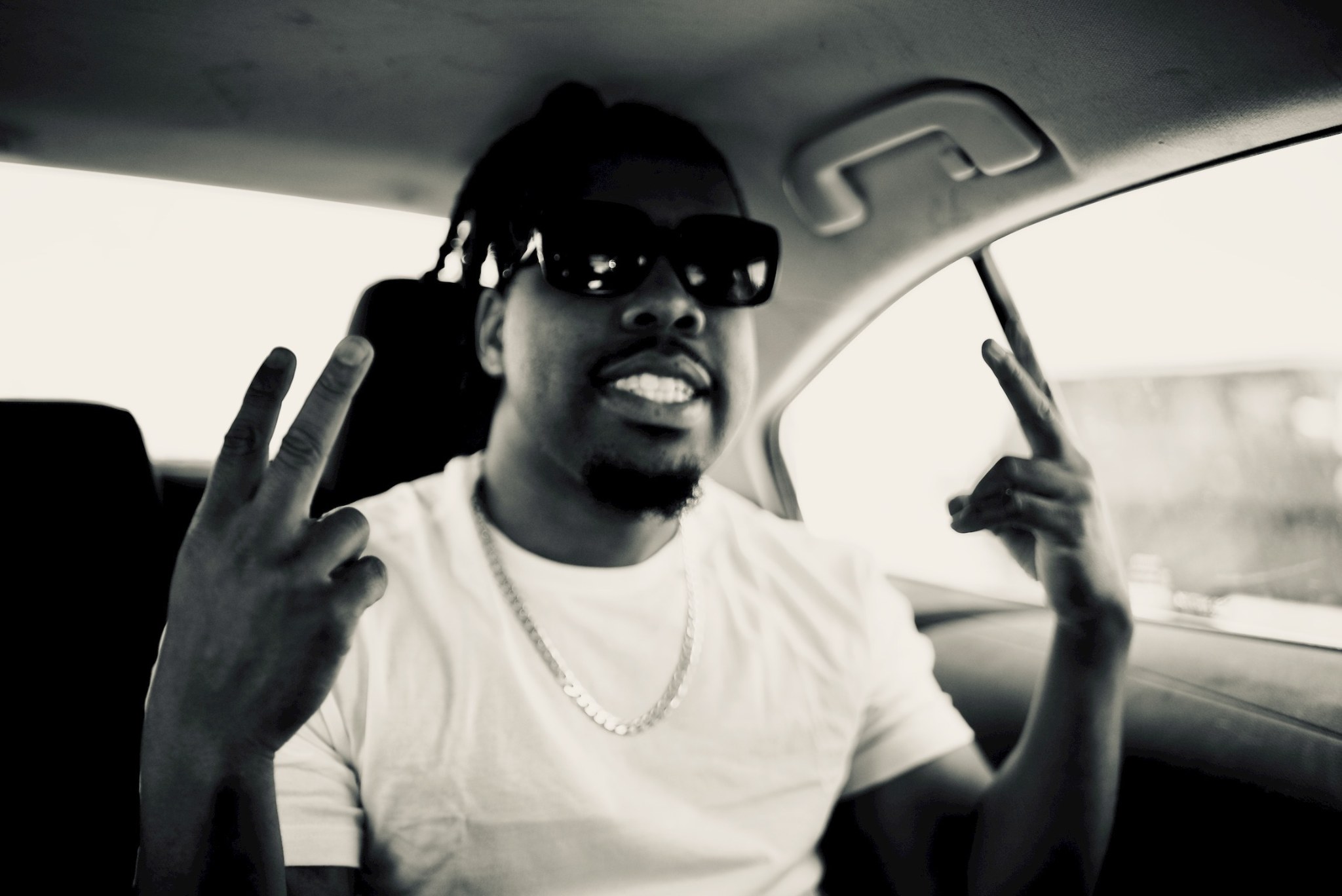D Barlo In The Car by troniks